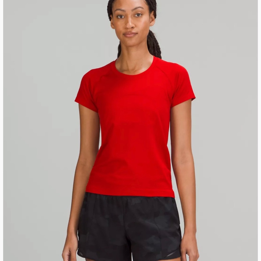RED LULU LEMON SWIFTLY TECH TEE